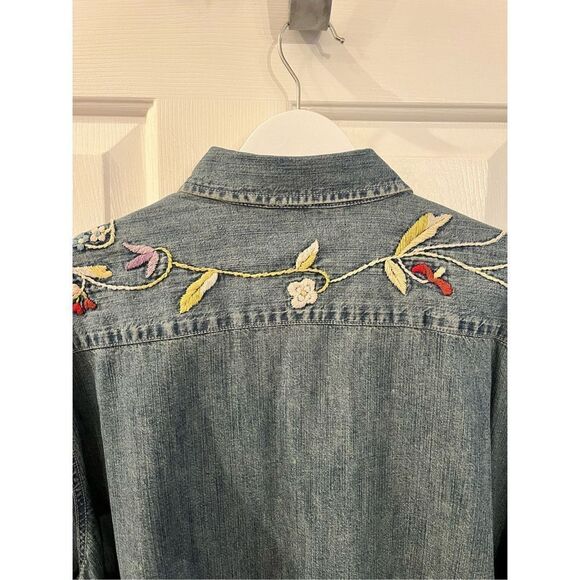Lauren Jeans Co. Denim Floral Embroidered Button Down Shirt in vintage Wash sz 3 - Picture 9 of 10